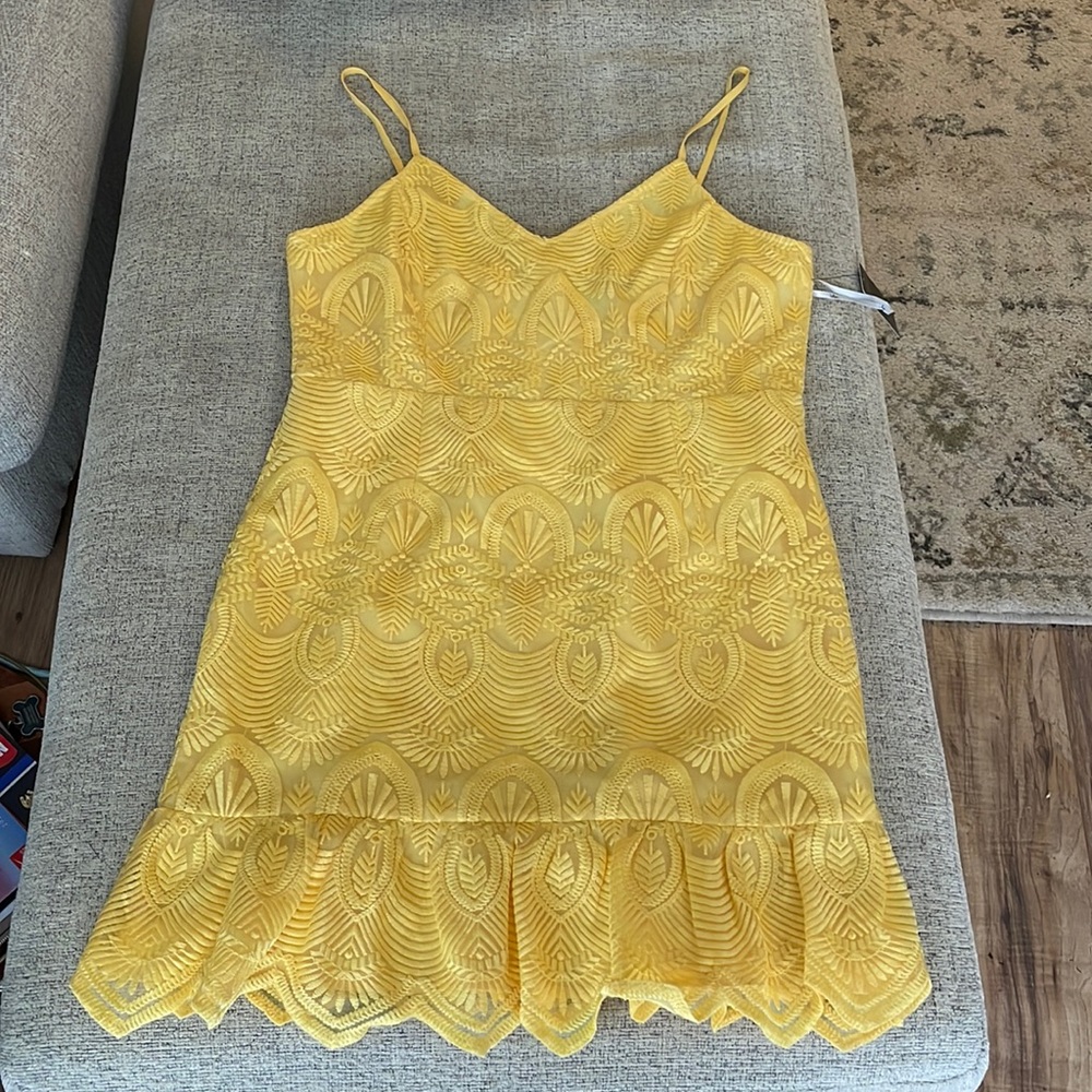 NWT Lulus yellow lace tank top